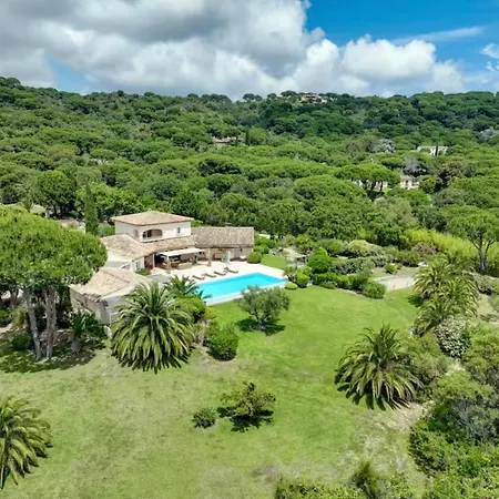 Luxury Mediterranean With Pool & Helipad 빌라 쎙뜨호뻬